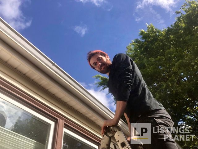Brown's Roofing
