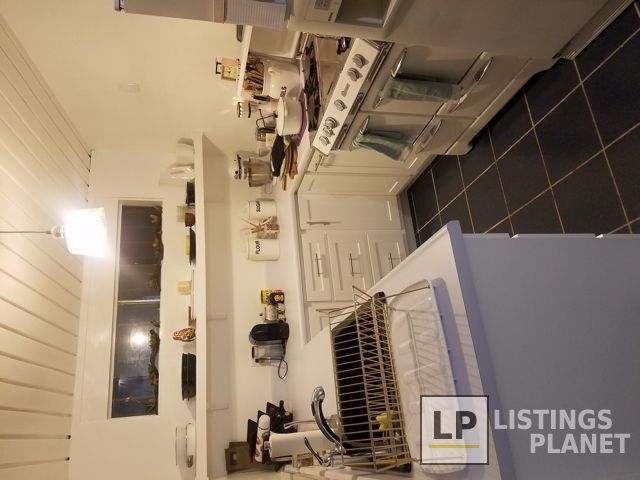 UR Custom Kitchen & Bath Cabinets